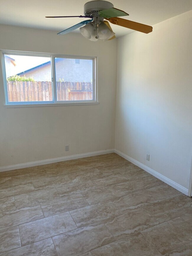 Building Photo - Remodeled 4 bed, 2 bath single story pool home