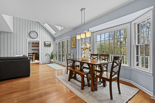 Building Photo - 395 Thayer Pond Rd