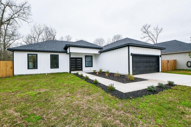 Building Photo - 340 Bending Oak Ln