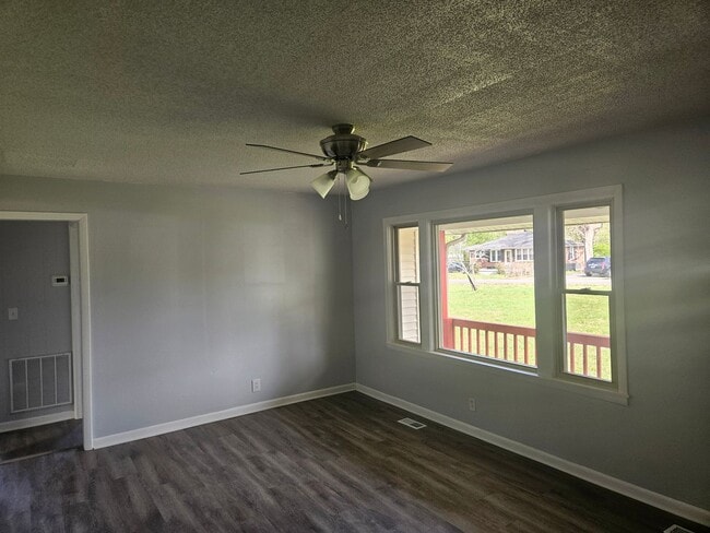 Building Photo - 309 Bratton Ave