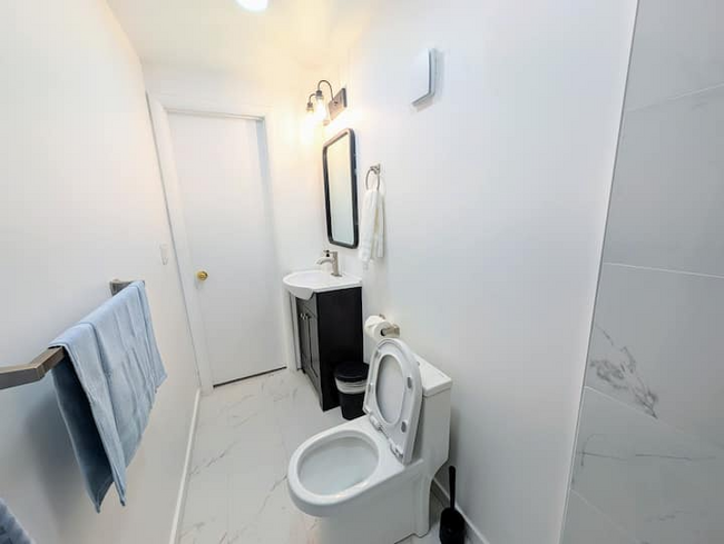 Building Photo - 2843 S 700 E
