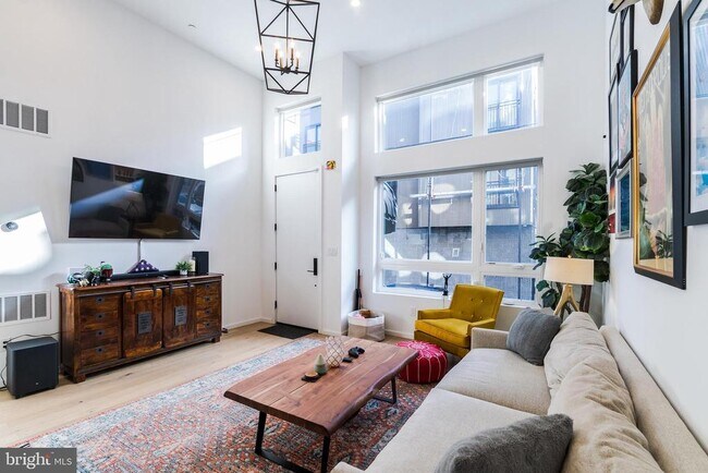 Building Photo - 1705 Annin St