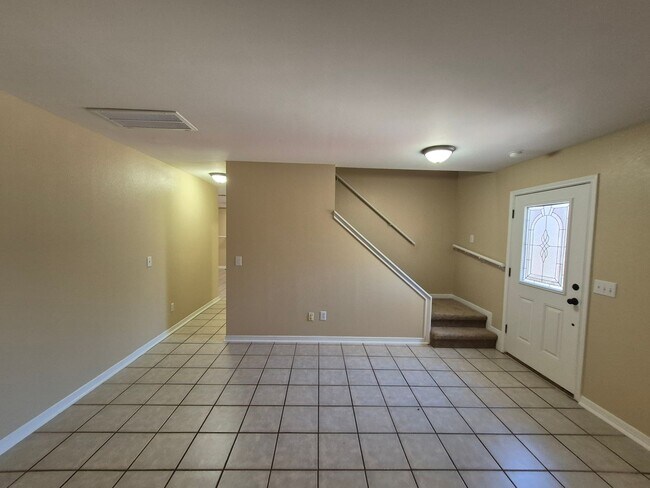 Building Photo - 5907 Deer Lake Dr