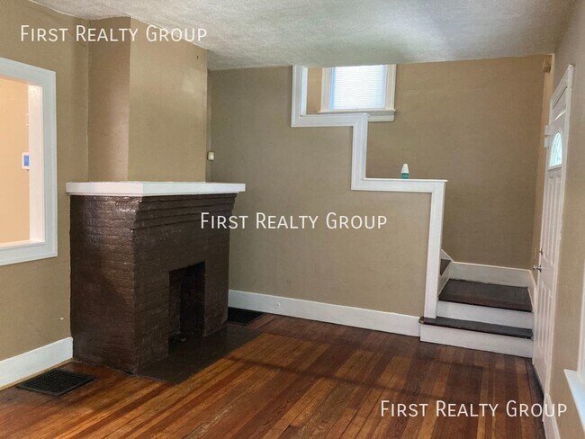 Building Photo - 217 Reisinger Ave