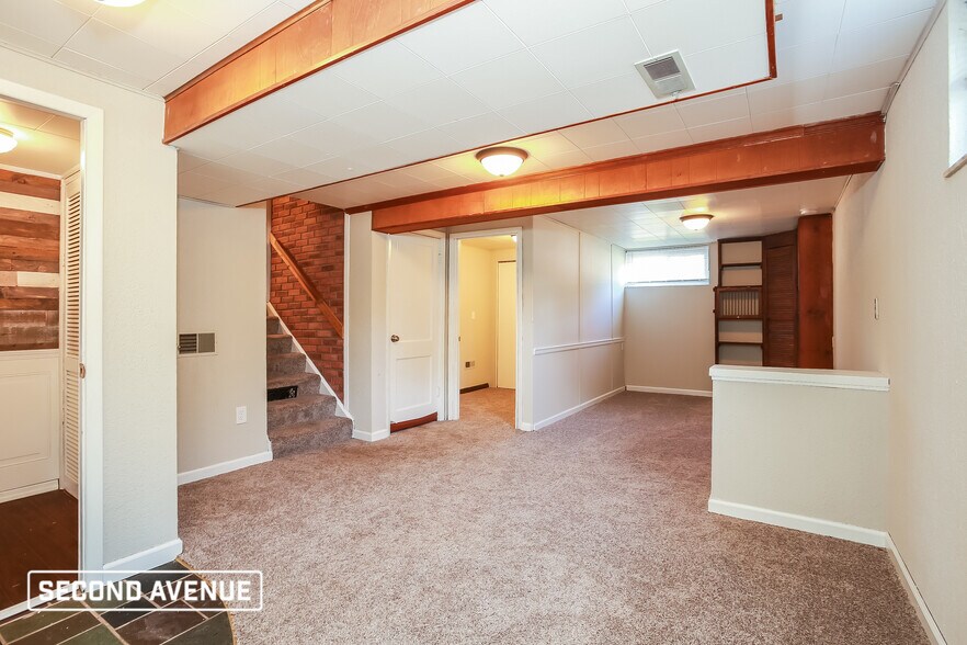 Building Photo - 667 Regency Dr