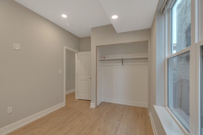 Building Photo - 937 N 29th St