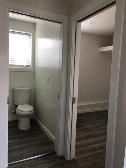 Full Bathroom - 680 Rosal Way
