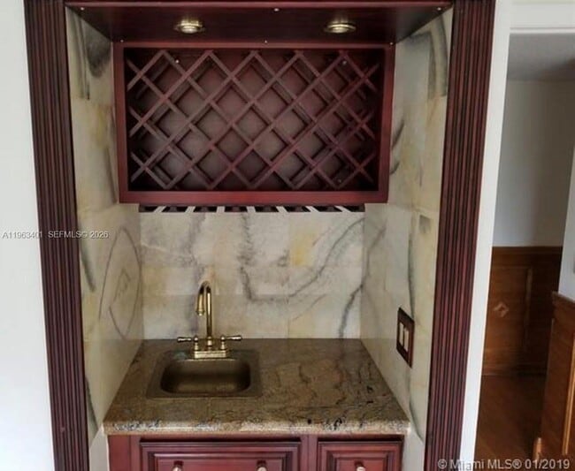 Building Photo - 309 Lakeview Dr