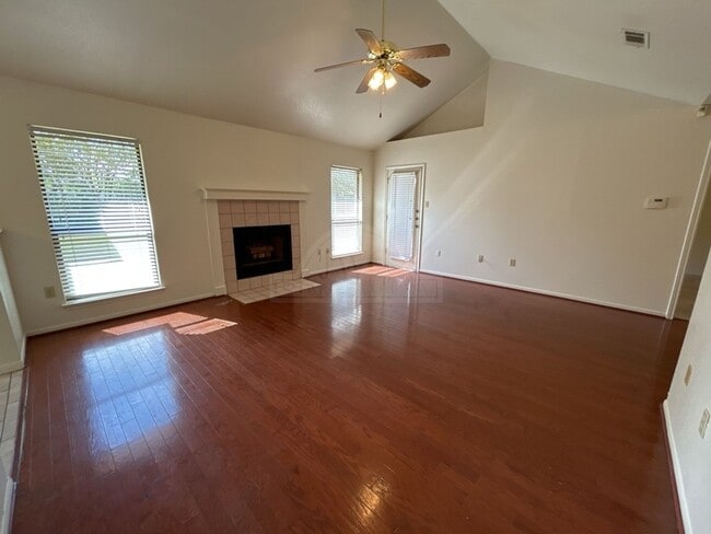 Building Photo - 3820 Water Oak Dr