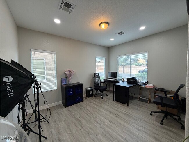 Building Photo - 3343 Tara Leigh Ave