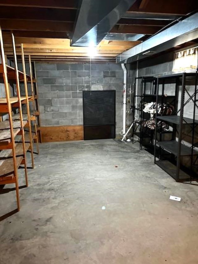 Building Photo - 9260 Erskine Plaza