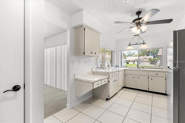 Building Photo - 13013 Sawmill Way