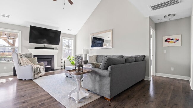 Building Photo - The Landing at Mill Creek