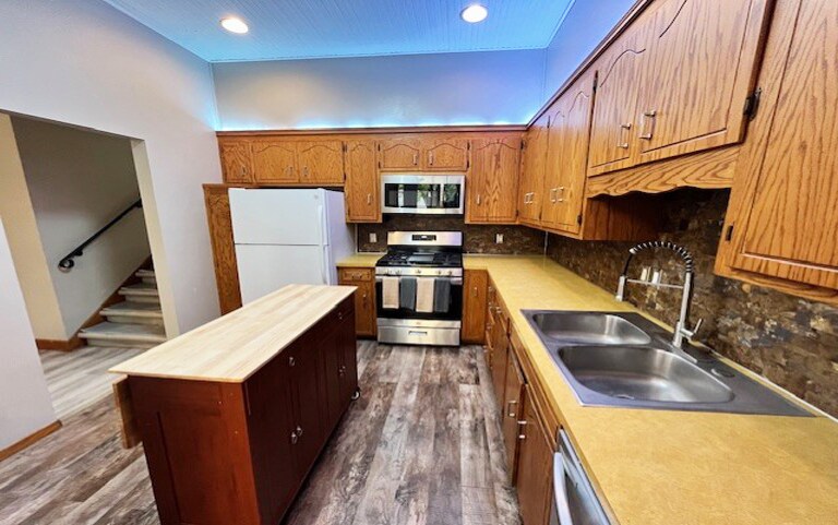 Building Photo - 3879 Polk St NE