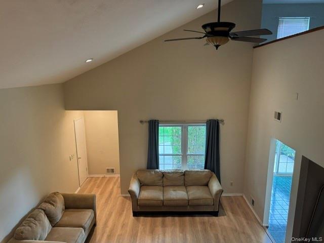 Building Photo - 34 Candlestick Ct
