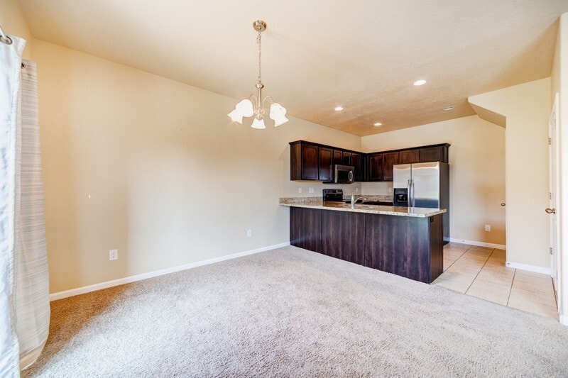 Building Photo - 4299 Cresthaven Ln