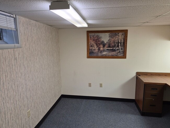 Building Photo - Charming 2-Bedroom Home with Bonus Room & Large Yard