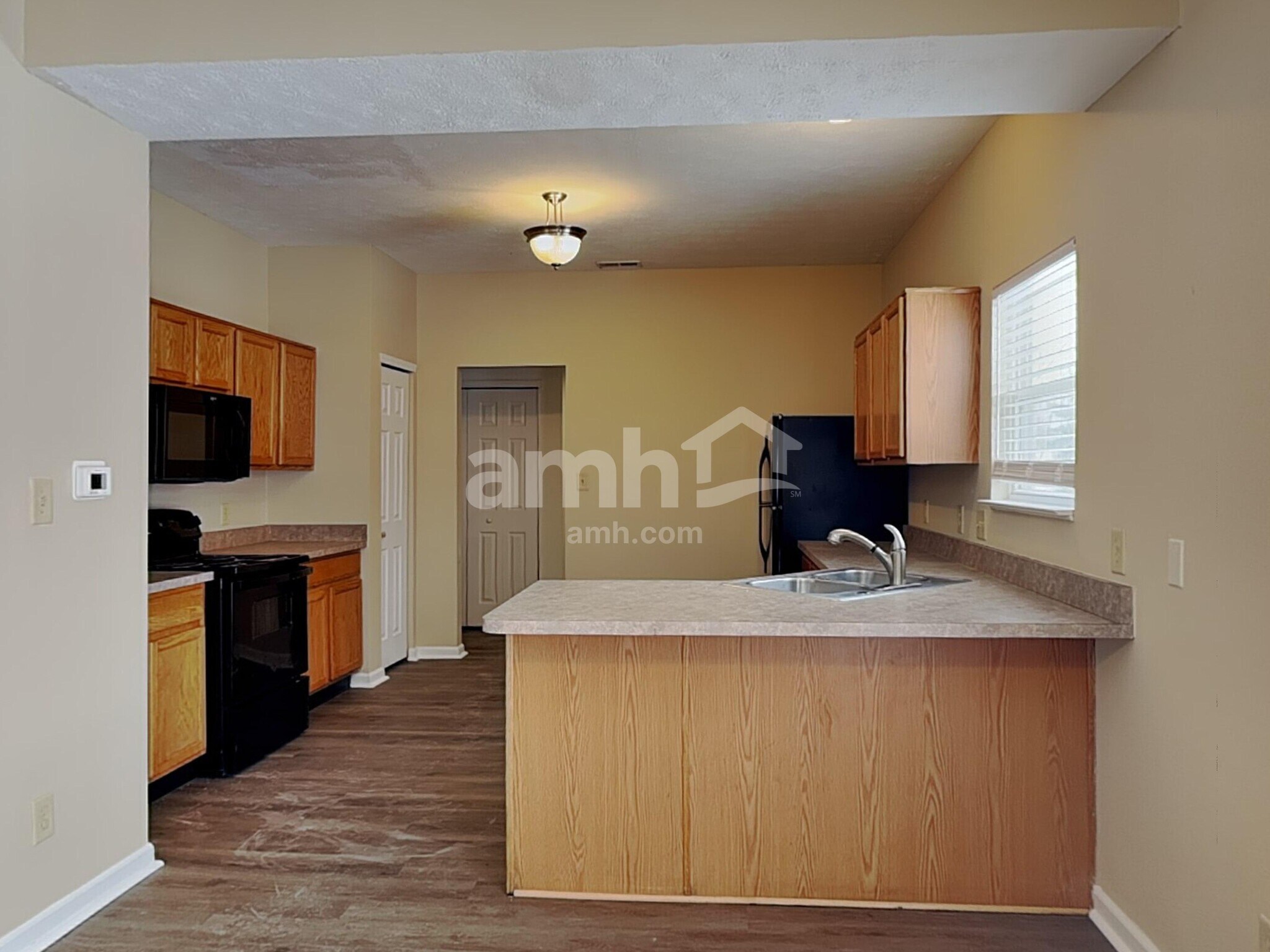 Building Photo - 8036 Chesterhill Way