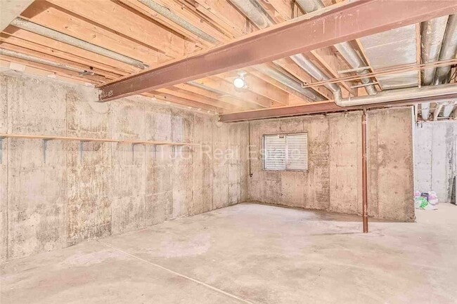 Building Photo - Townhome in the Cherry Creek School District!