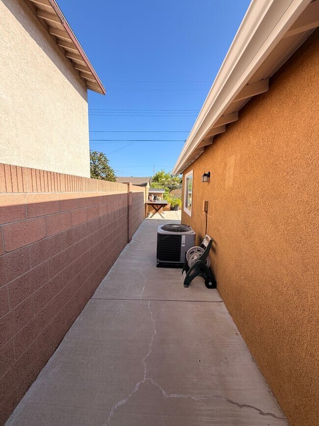 Building Photo - Unbelievable 4 Bed, 4 Bath House For Rent In Buena Park-Must See To Appreciate!