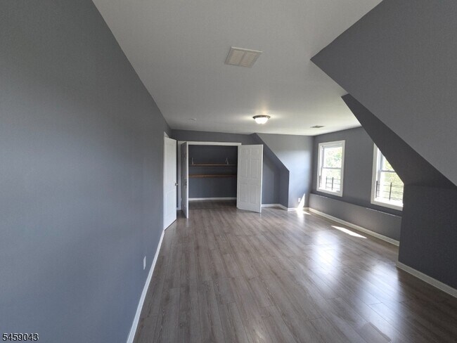 Building Photo - 61 S Maple Ave
