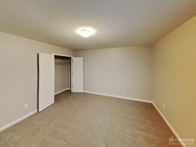 Building Photo - 232 Taylors Landing Ave