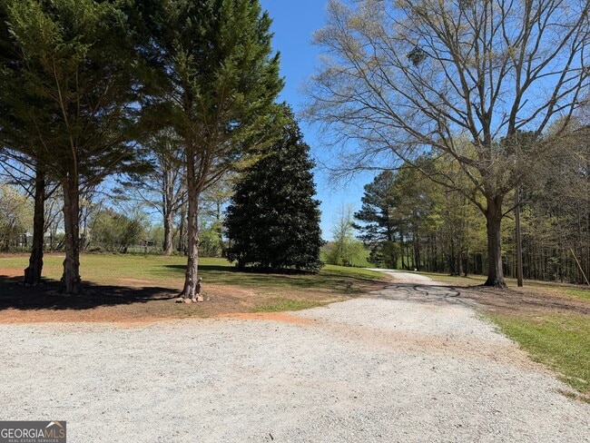 Building Photo - 1160 Happy Hollow Rd