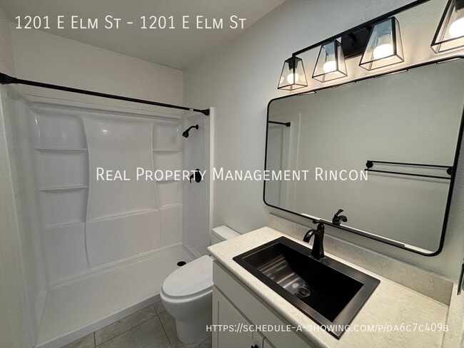 Building Photo - 1201 E Elm St