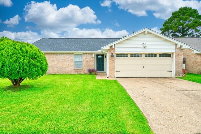 Building Photo - 1323 Oakengates Dr
