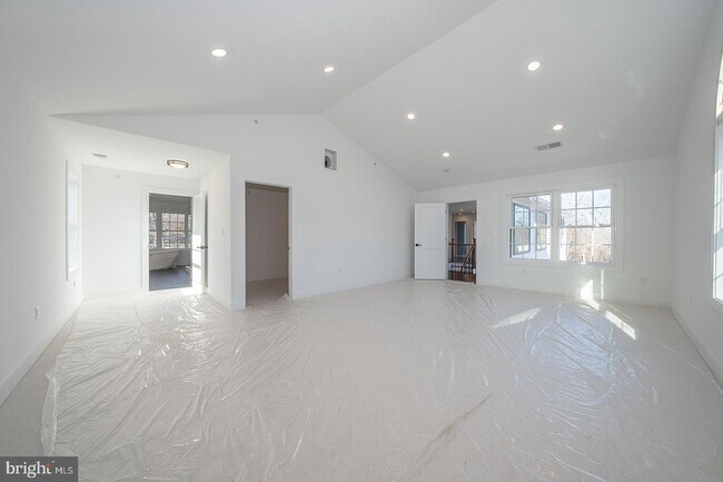 Building Photo - 2627 County Line Rd