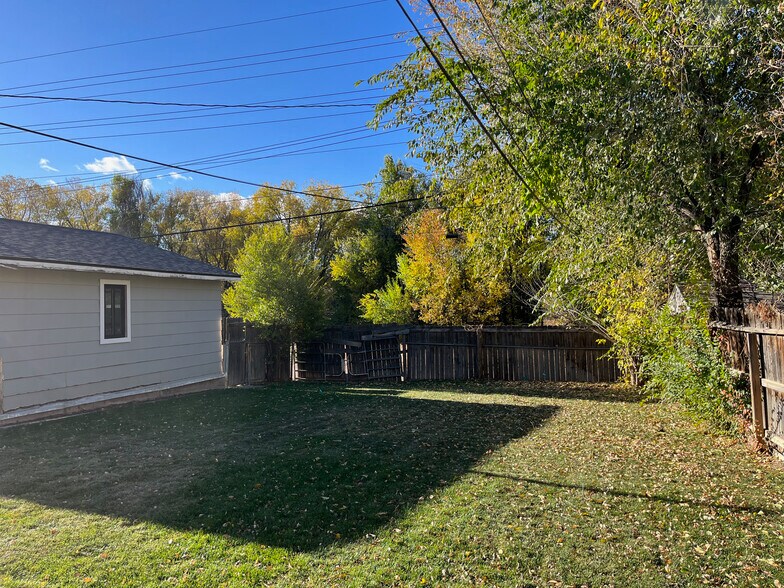 Building Photo - 2754 N Prospect St