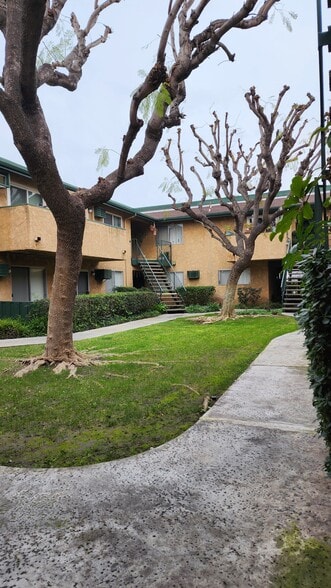 Building Photo - 715 S Webster Ave