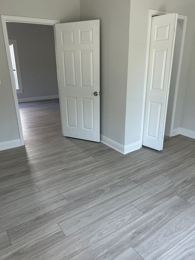Building Photo - Remodeled 3 bedroom/ 2 bath home located D...
