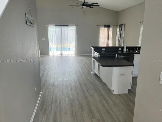 Building Photo - 189 Emeraldview Ave