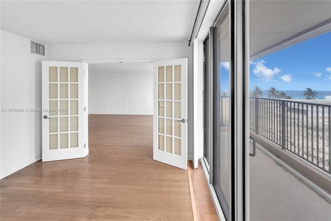 Building Photo - 2201 S Ocean Dr