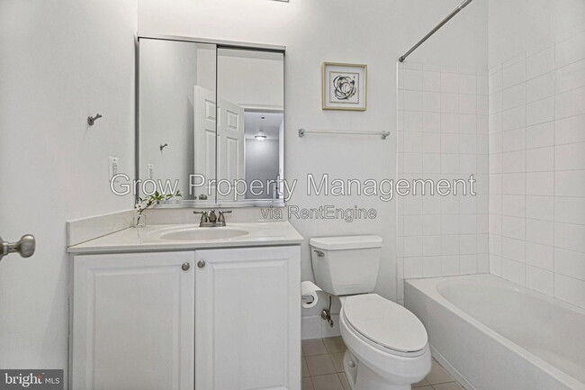 Building Photo - 202 Captains Way