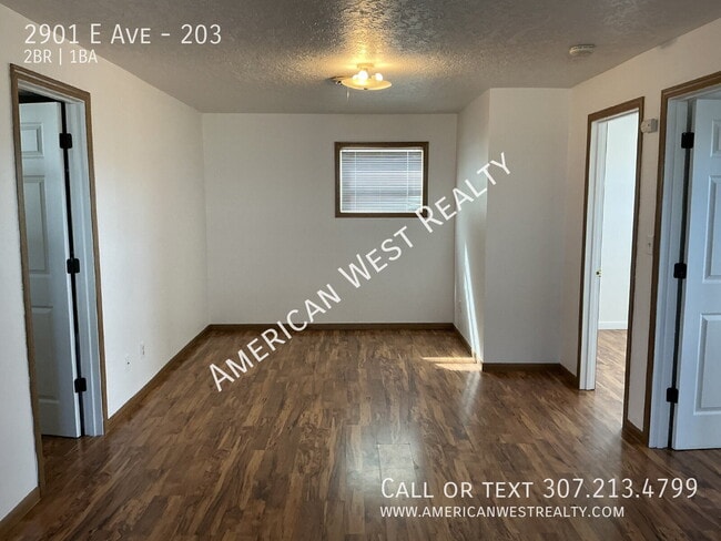 Building Photo - 2901 E Ave