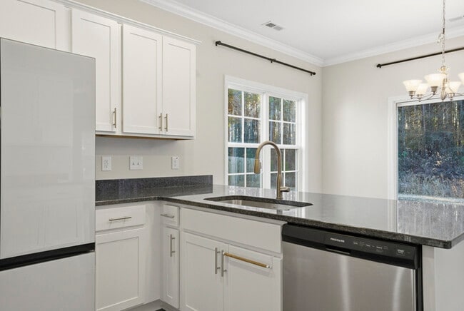 Building Photo - 106 Knotts Berry Rd