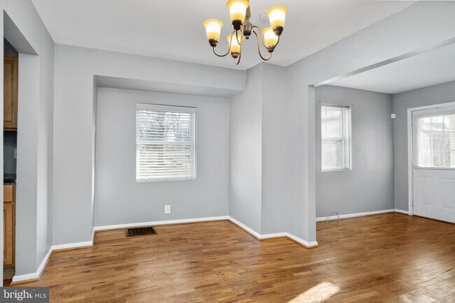 Building Photo - 227 Whittier Ave