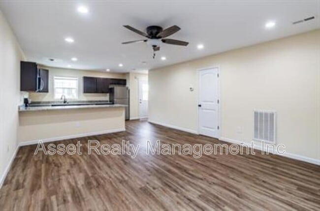 Building Photo - 932 Warrior Hill Dr