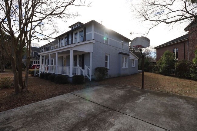 Building Photo - 3 Bedroom 2 Bathroom House for Rent