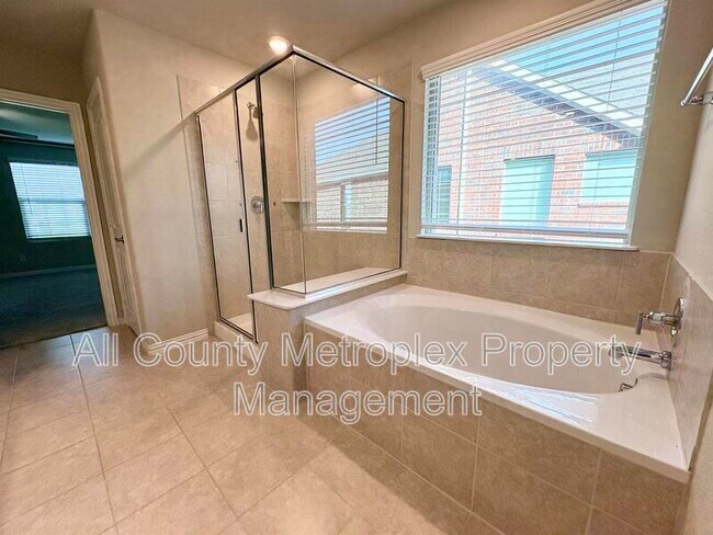 Building Photo - 7803 Norway Mews