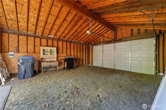 Building Photo - Stunning Newly Remodeled 3-Bed, 2-Bath Home in Great Location!