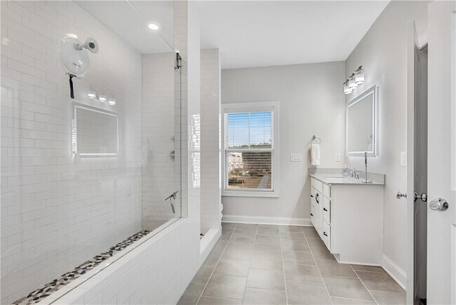 Building Photo - 3192 Bartee Walk