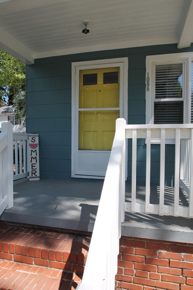Building Photo - 1058 Ebenezer Ave Ext