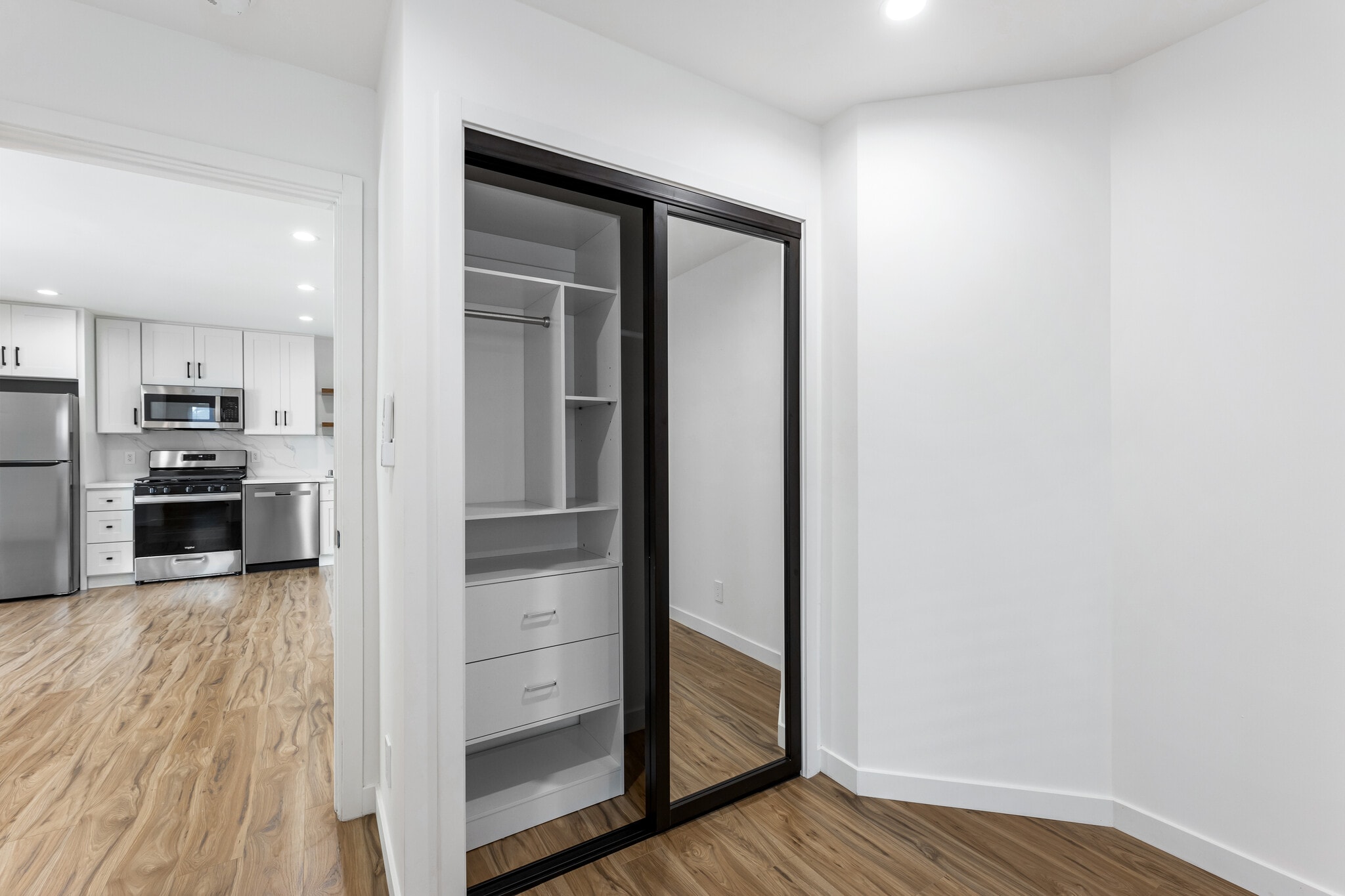 closet - 738 S Stanley Ave