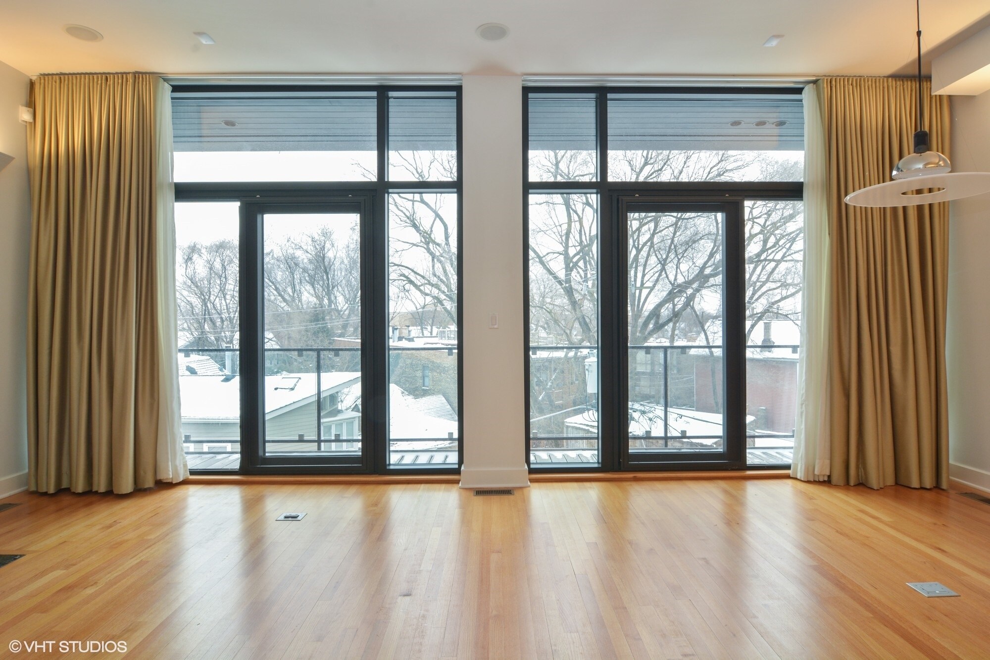 Building Photo - 2734 N Lincoln Ave