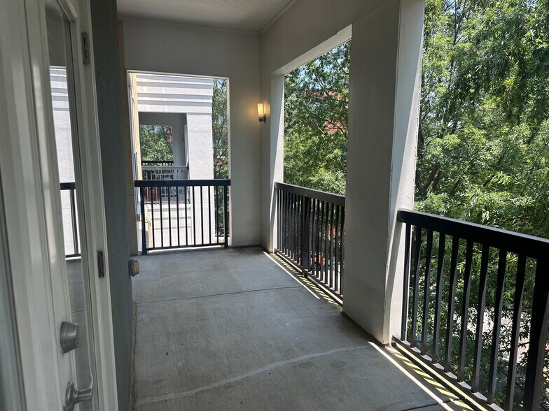 Building Photo - 870 Inman Village Pky NE