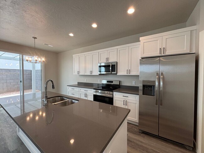 Building Photo - BRAND NEW TOWNHOME FOR RENT!