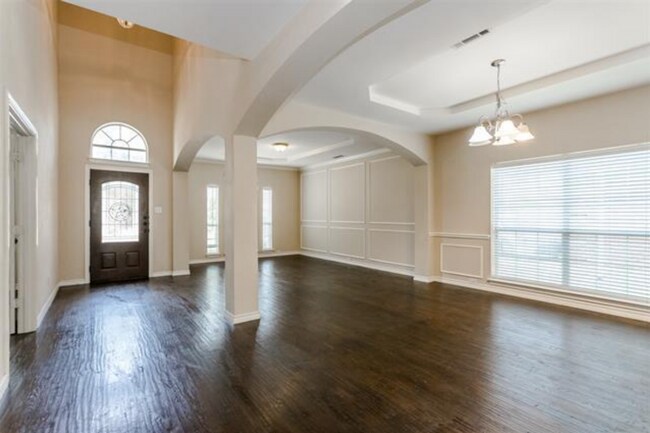 Building Photo - 107 Pinedale Dr